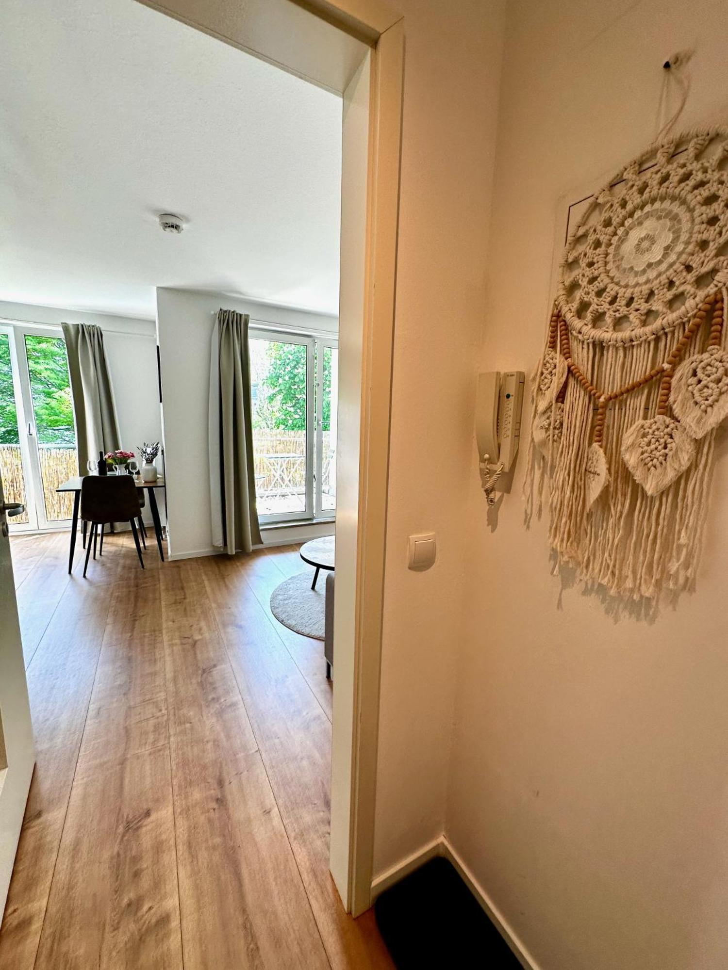 Gemuetliches 1R Apartment Mit Balkon, Parking, Tv Streaming Магдебург Екстериор снимка